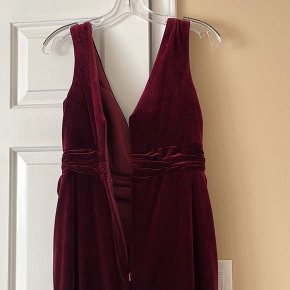 V Neck Burgundy Velvet RenzRags Bridesmaid Dress Size 10 - Picture 8 of 12
